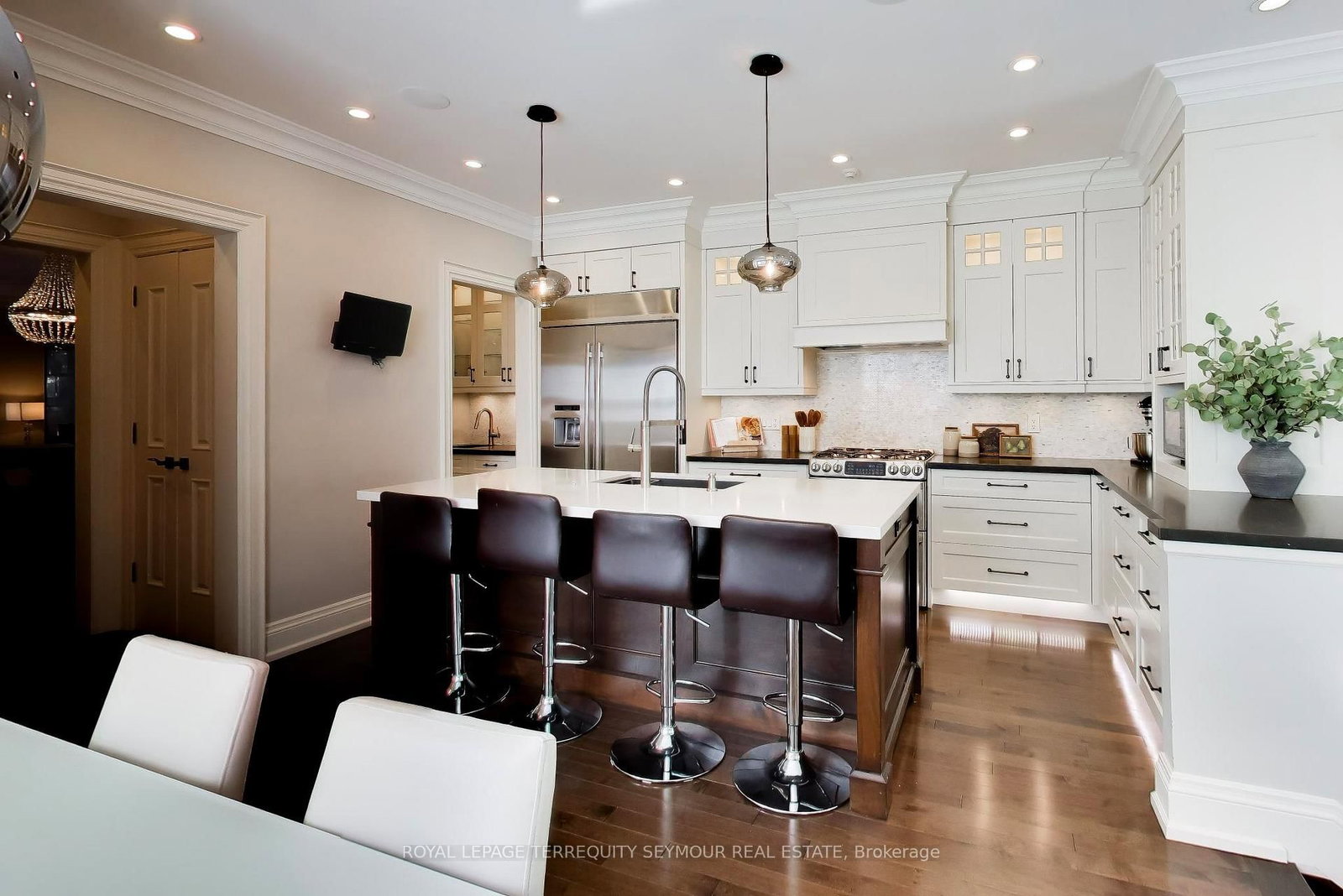 69 Taunton Road • Toronto, ON photo 12