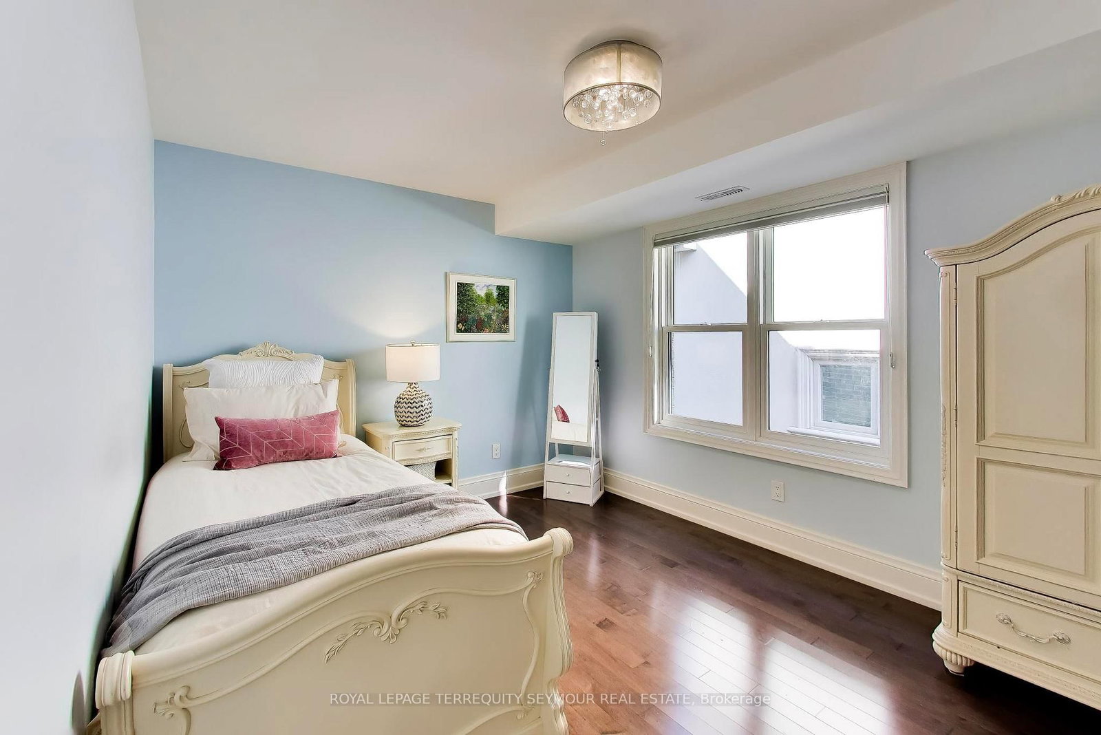 69 Taunton Road • Toronto, ON photo 24