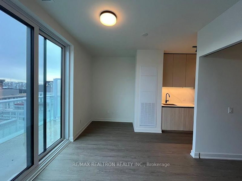 1301 - 425 Front Street E