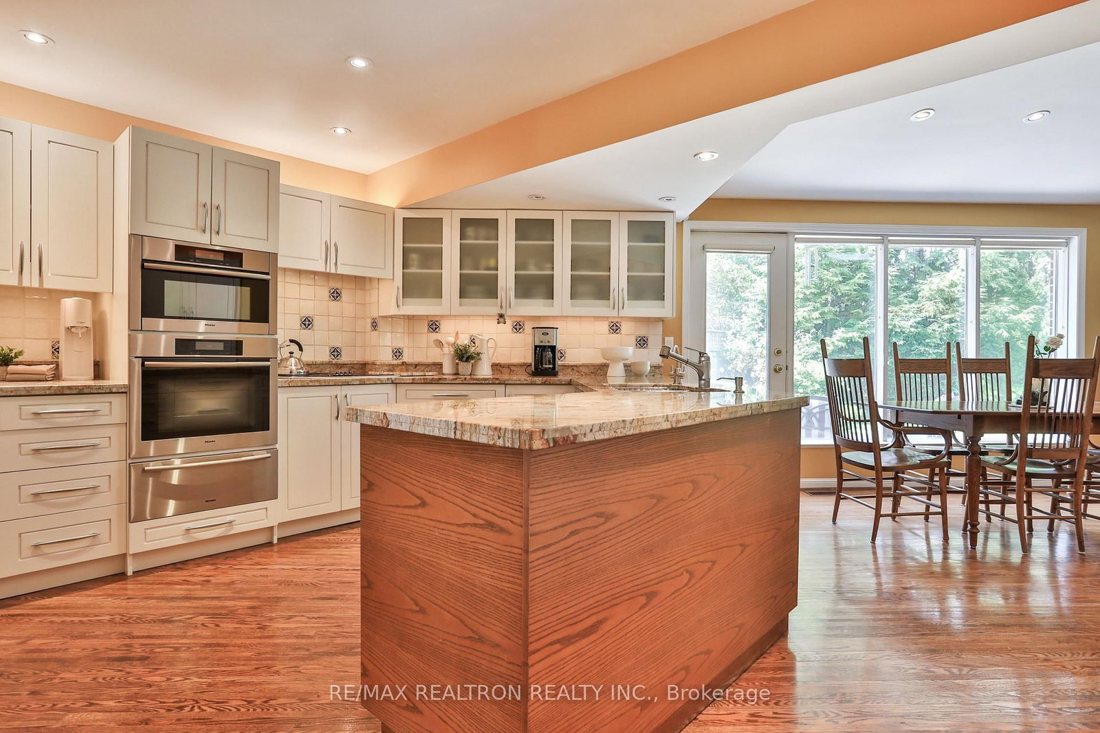 706 Briar Hill Avenue • Toronto, ON photo 8