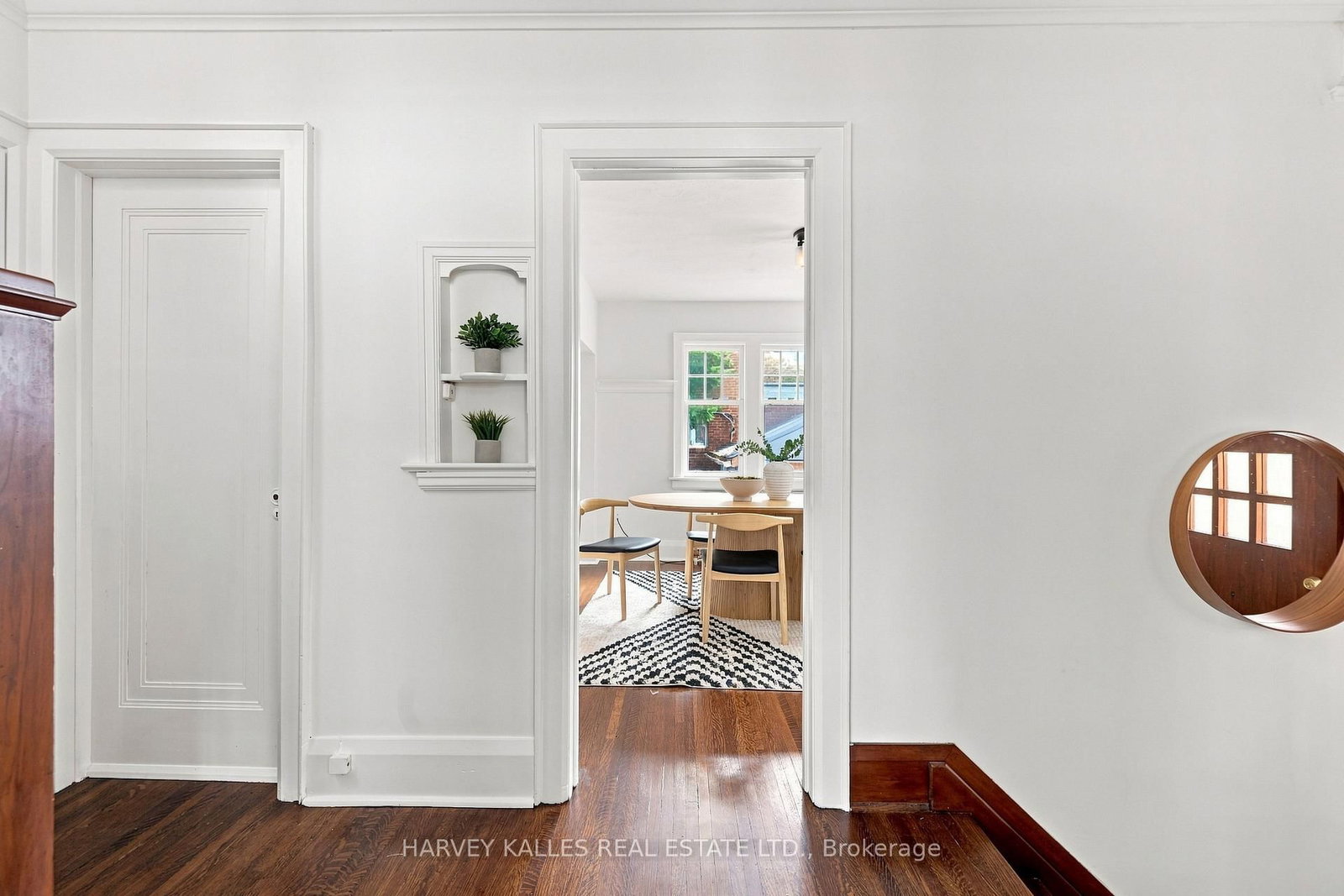 231 Glengrove Avenue W • Toronto, ON photo 11