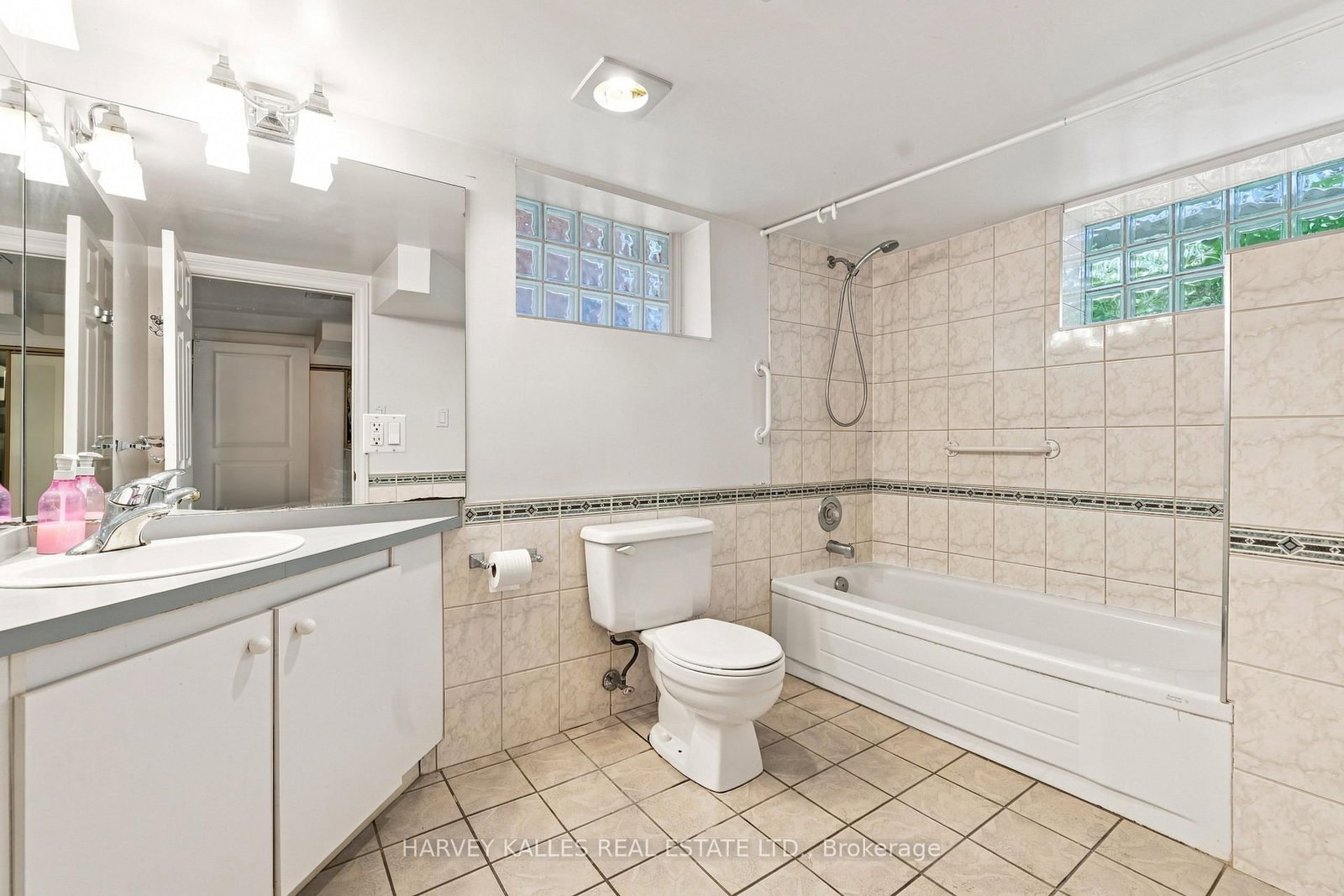 231 Glengrove Avenue W • Toronto, ON photo 18
