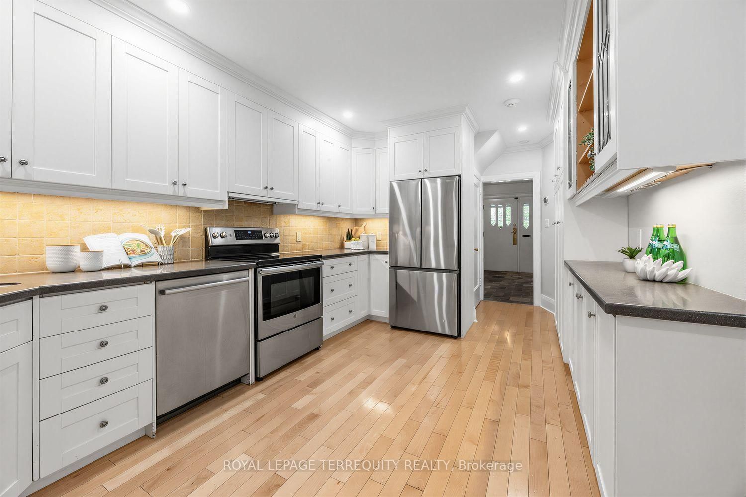 81 Stibbard Avenue • Toronto, ON photo 12