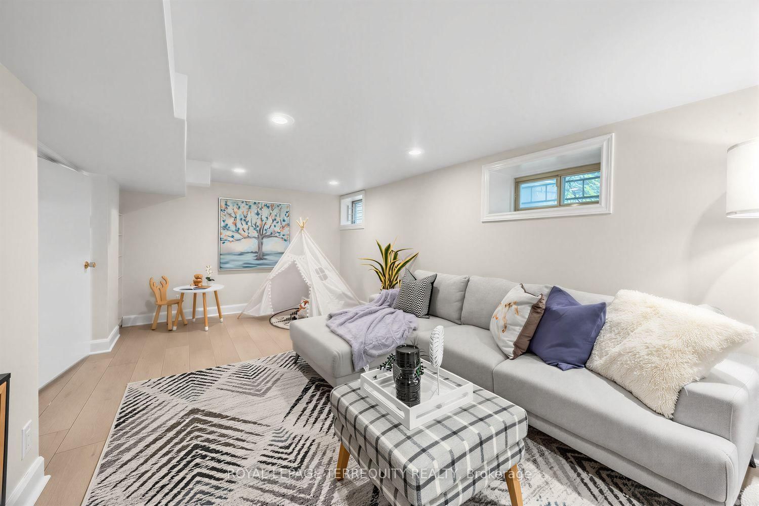 81 Stibbard Avenue • Toronto, ON photo 31