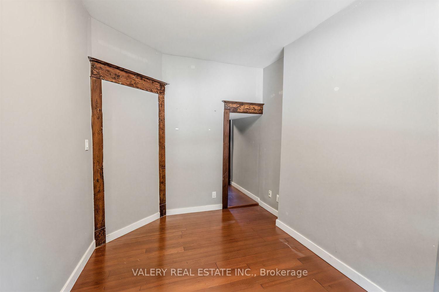 472 Crawford Street • Toronto, ON photo 19