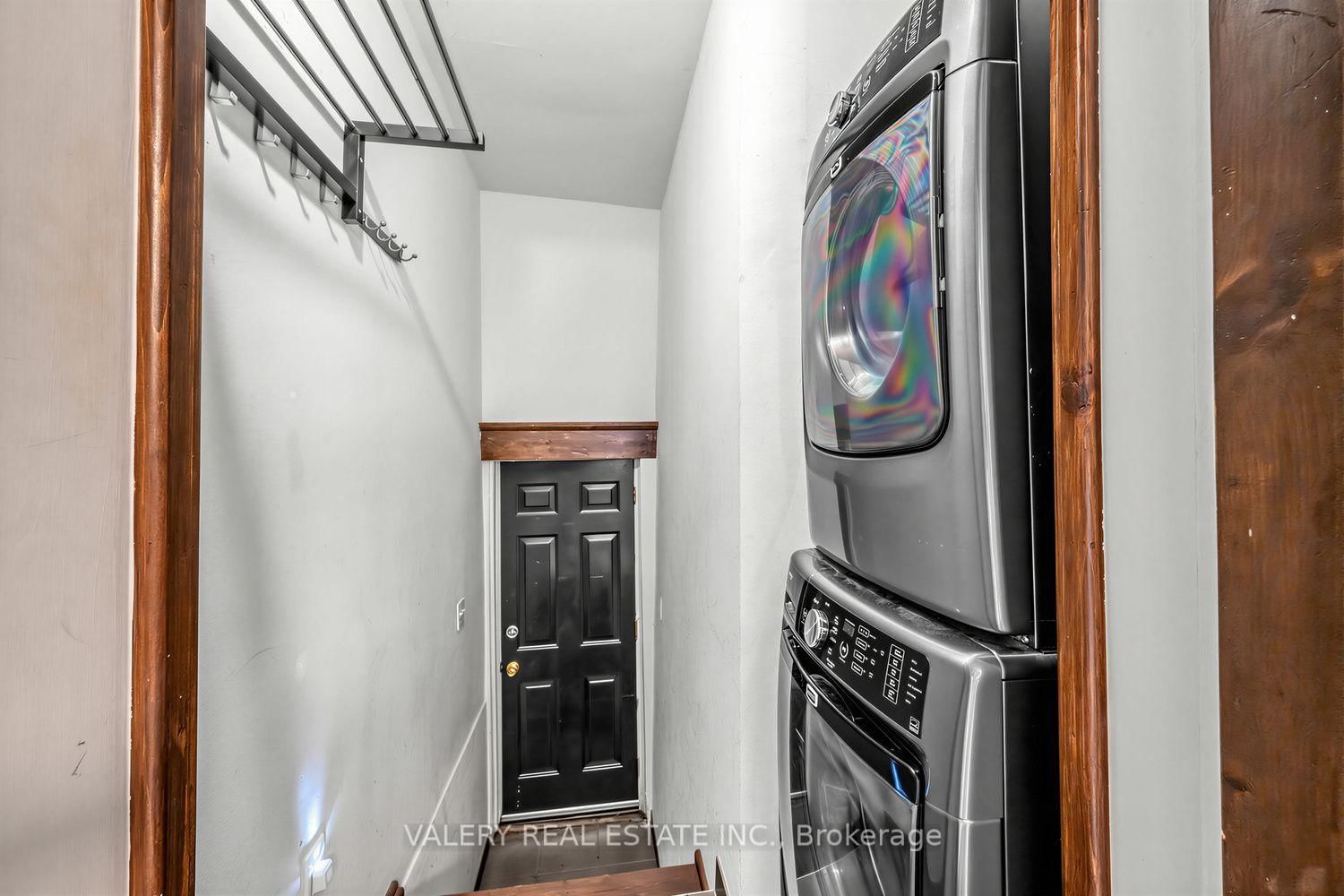 472 Crawford Street • Toronto, ON photo 24