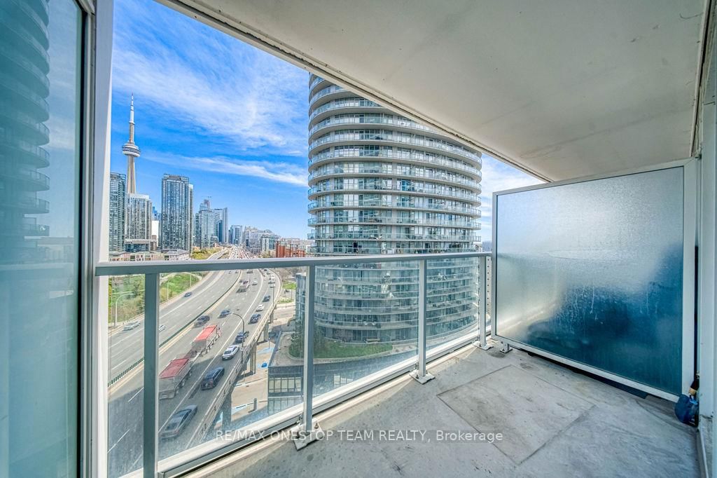 17 Bathurst Street • #1510 • Toronto, ON photo 32