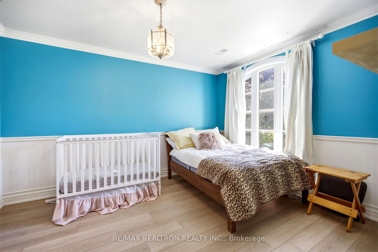 50 Viewmount Avenue • Toronto, ON photo 10