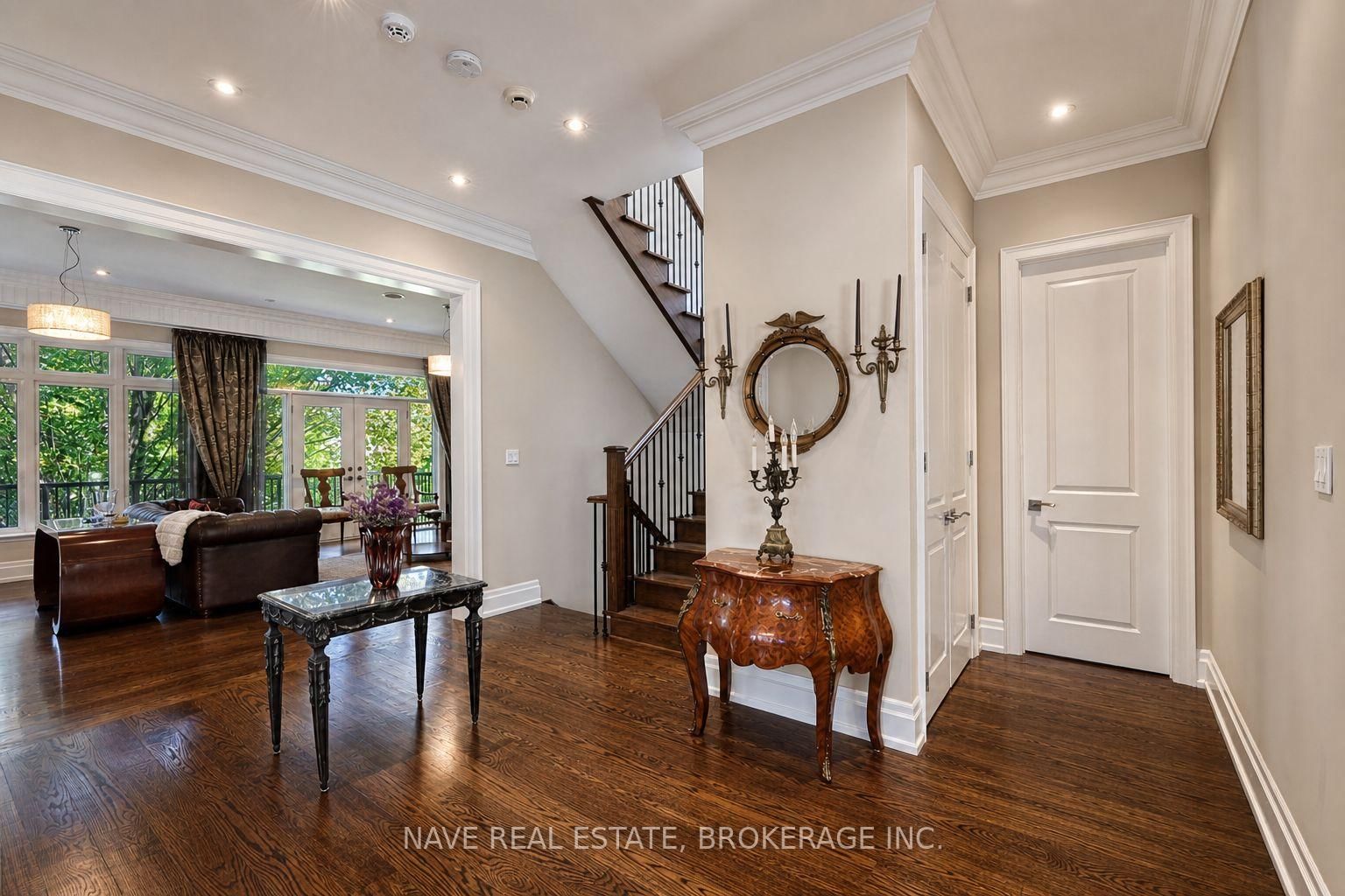 136 Homewood Avenue • Toronto, ON photo 12