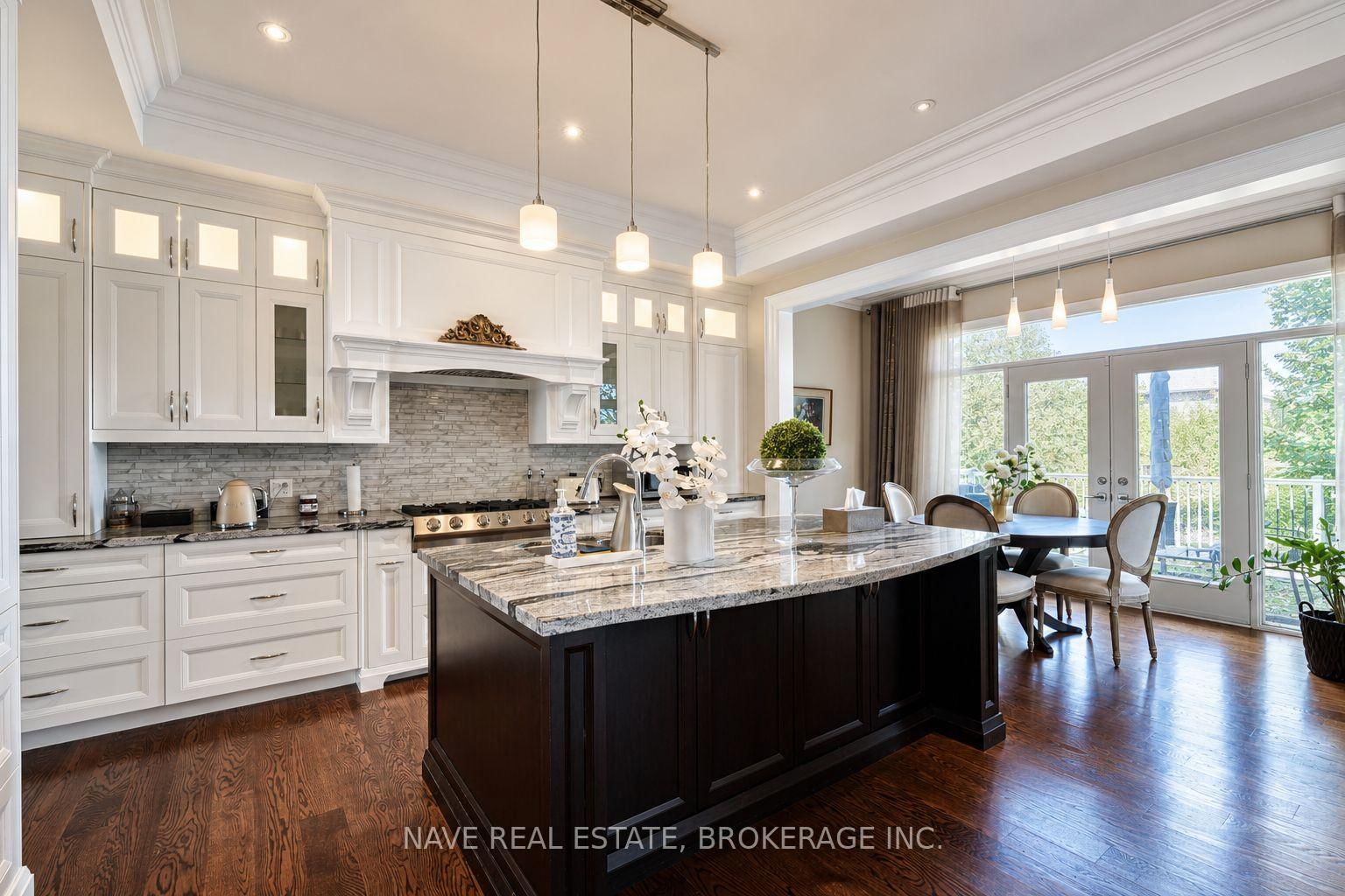 136 Homewood Avenue • Toronto, ON photo 13