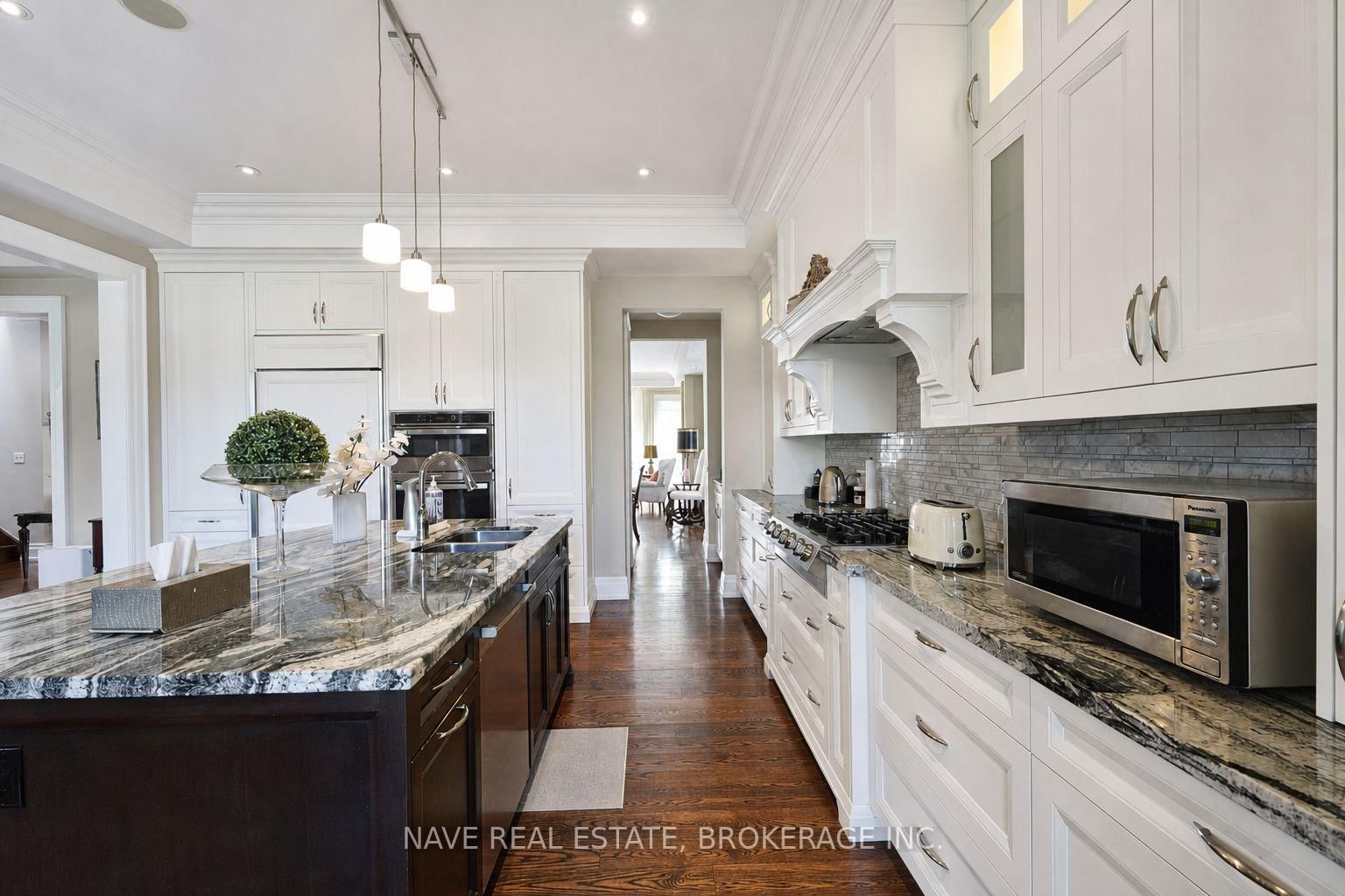136 Homewood Avenue • Toronto, ON photo 15