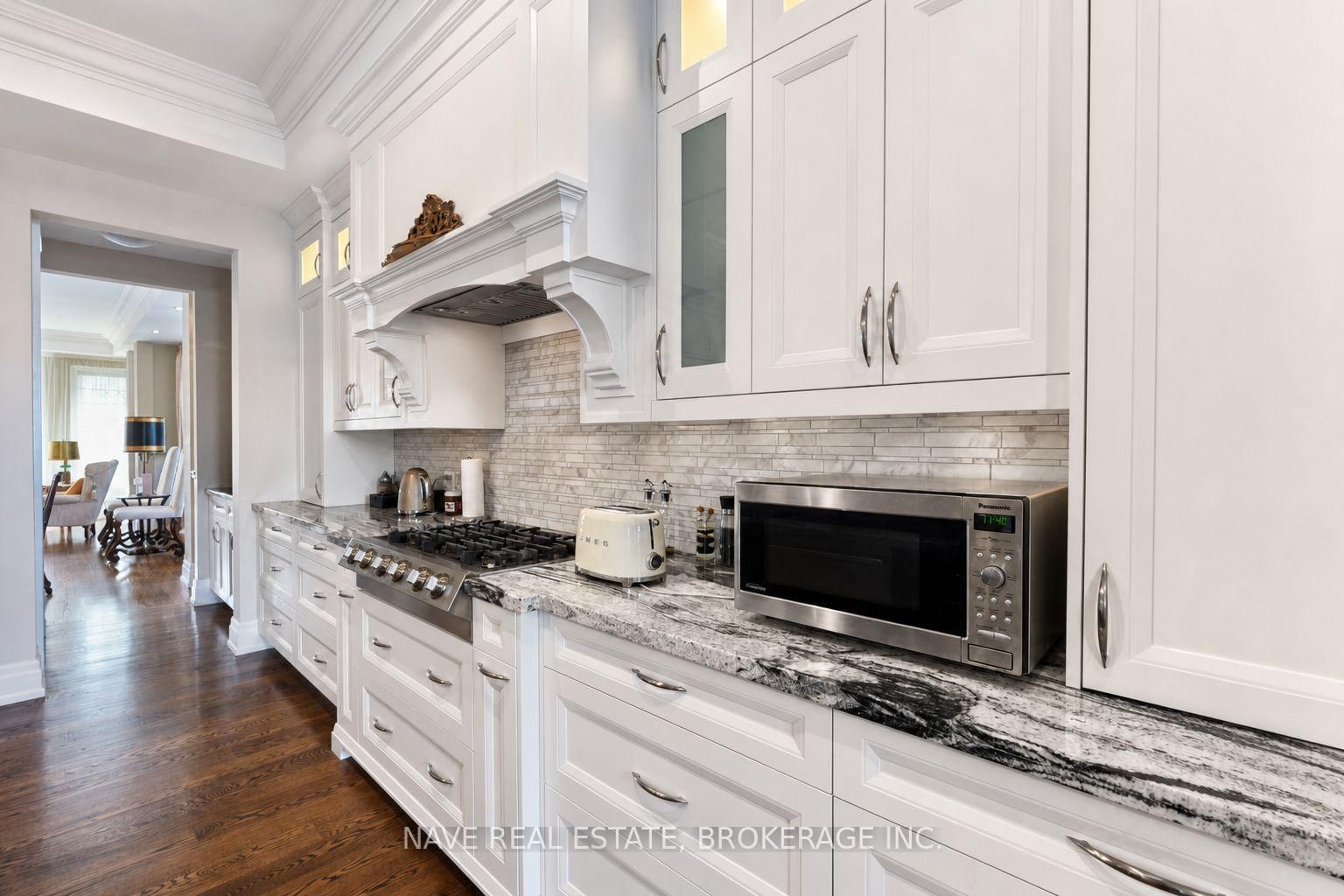 136 Homewood Avenue • Toronto, ON photo 16