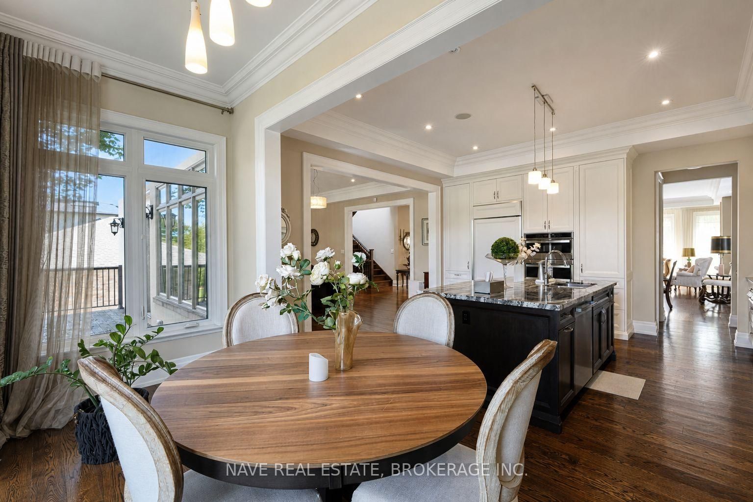 136 Homewood Avenue • Toronto, ON photo 17