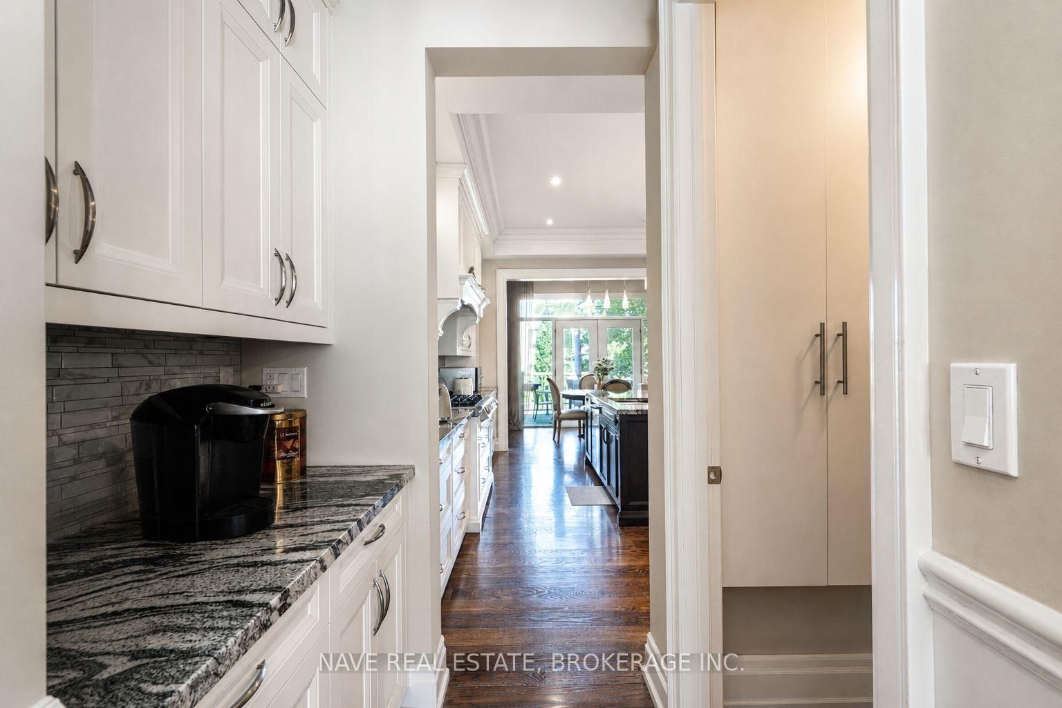 136 Homewood Avenue • Toronto, ON photo 18
