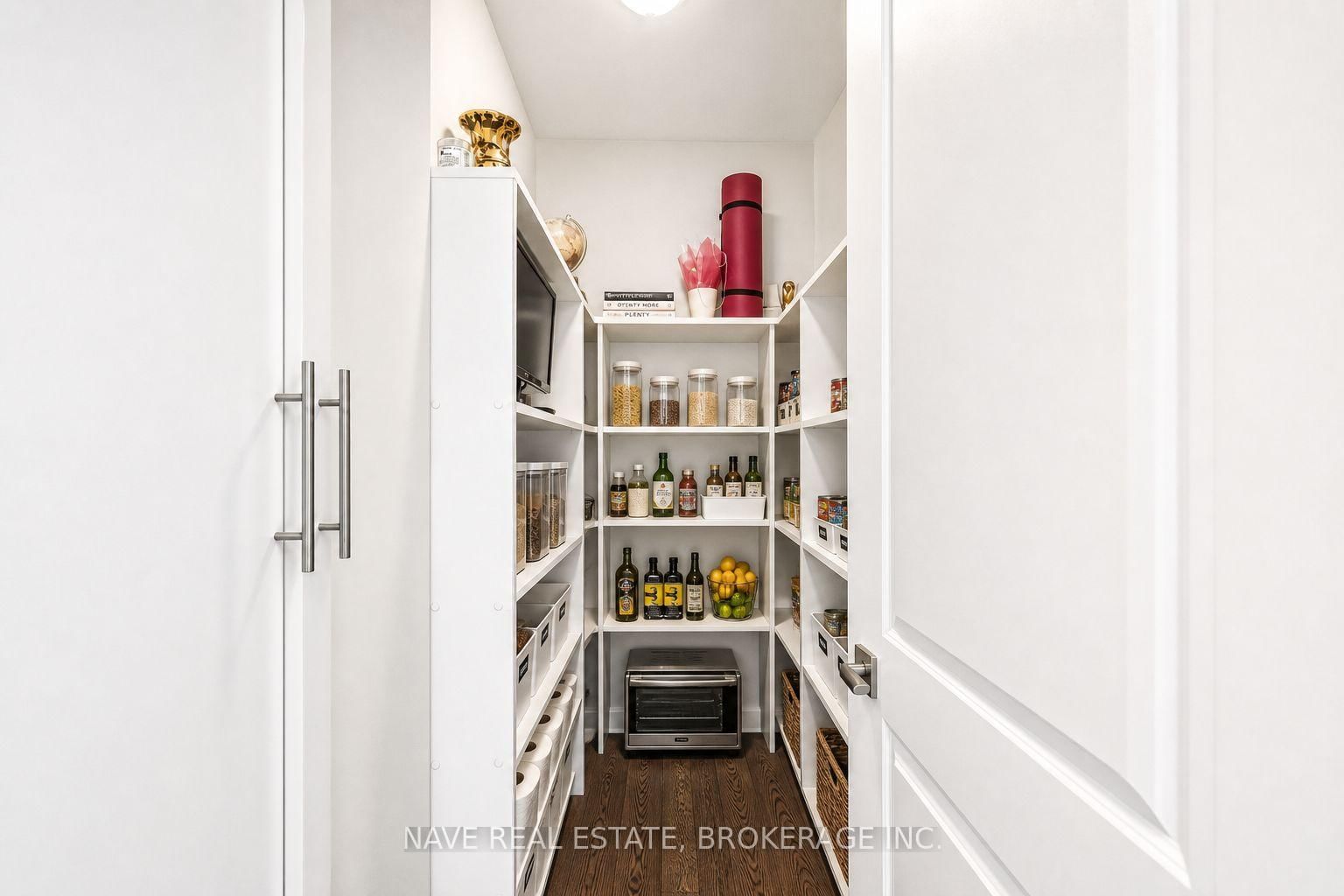 136 Homewood Avenue • Toronto, ON photo 19