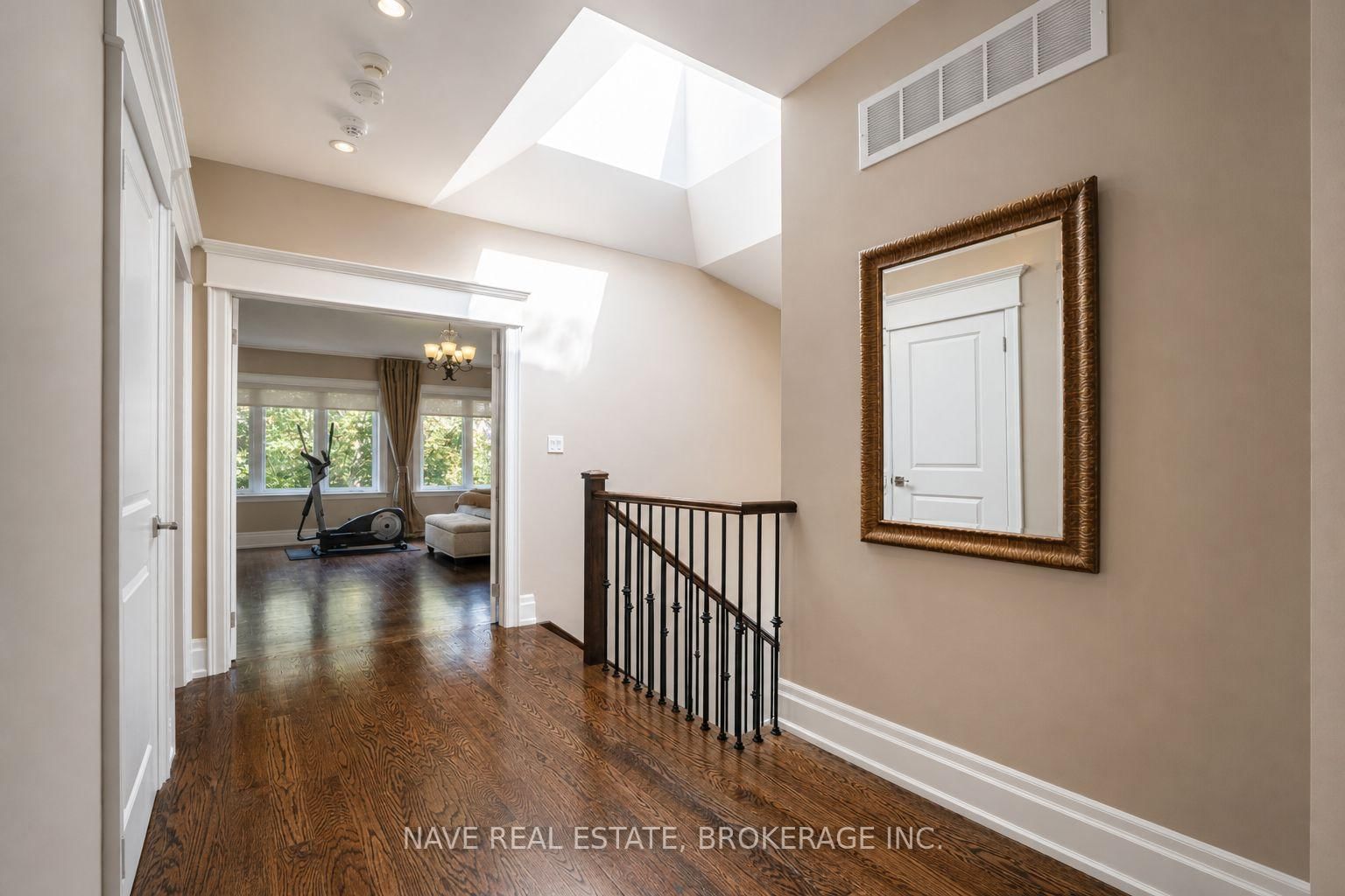 136 Homewood Avenue • Toronto, ON photo 25