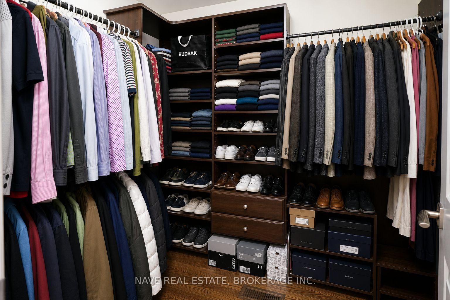 136 Homewood Avenue • Toronto, ON photo 30
