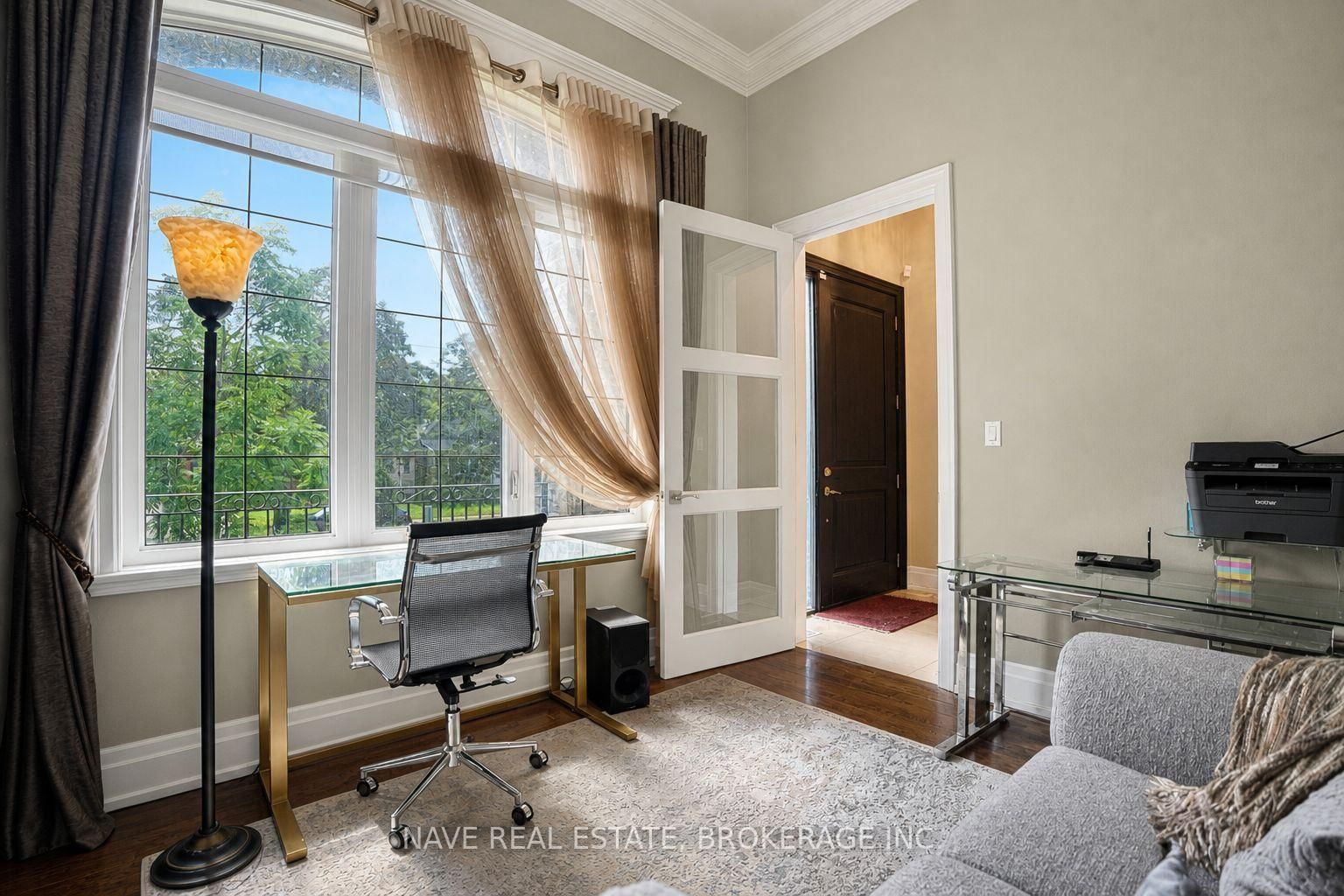 136 Homewood Avenue • Toronto, ON photo 8