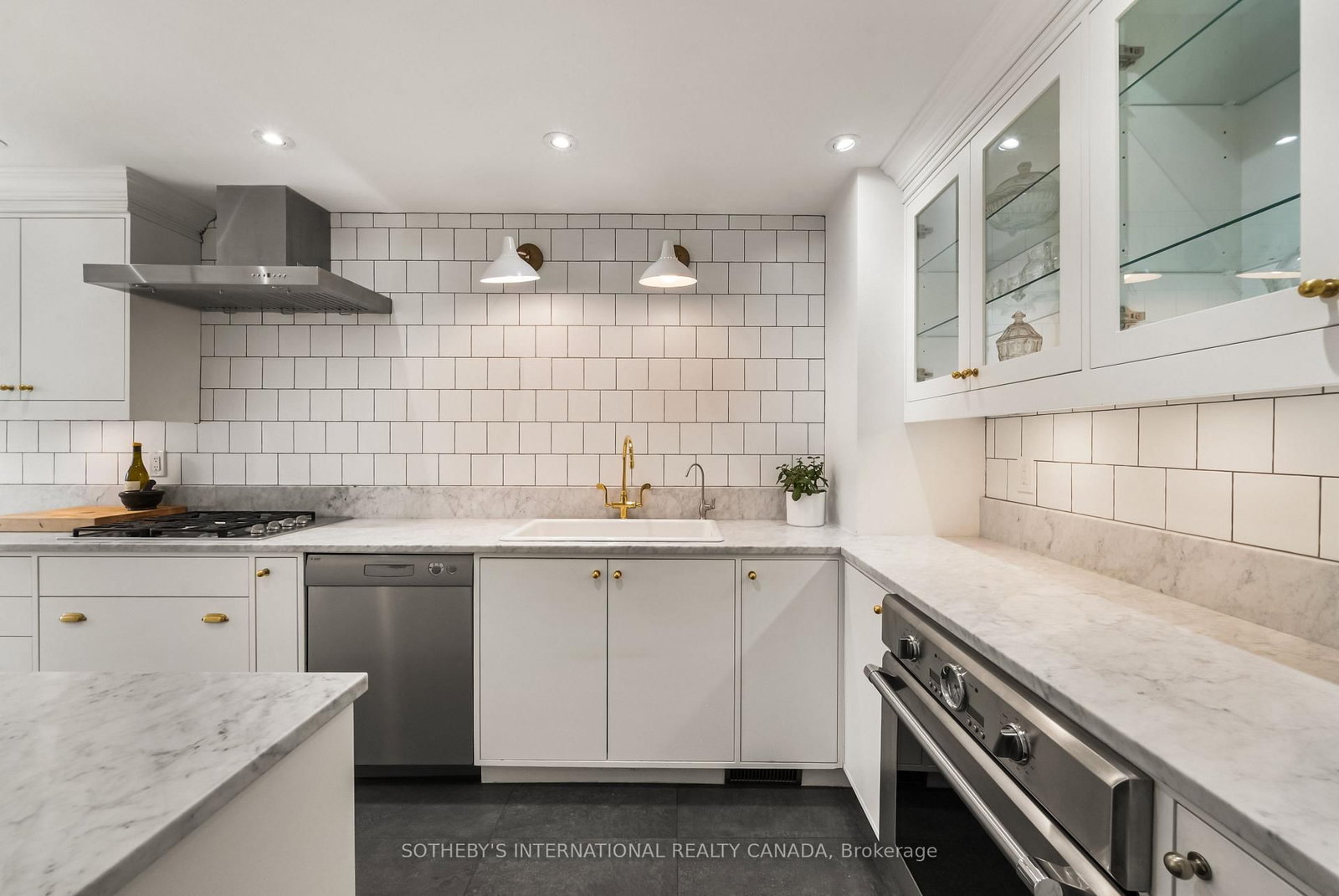213 Walmer Road • Toronto, ON photo 13