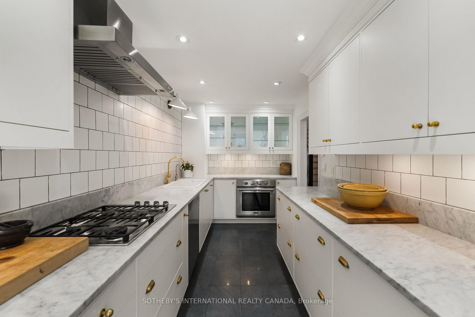 213 Walmer Road • Toronto, ON photo 17