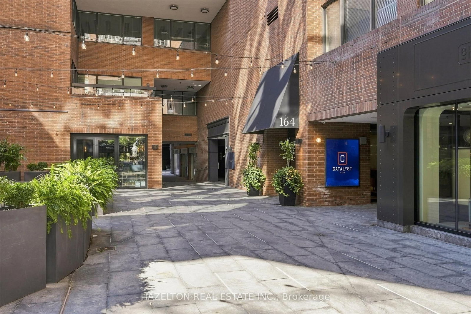 164 Cumberland Street • #608 • Toronto, ON photo 34
