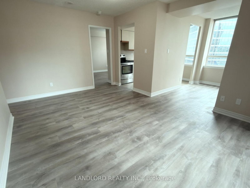 1523 - 633 Bay Street