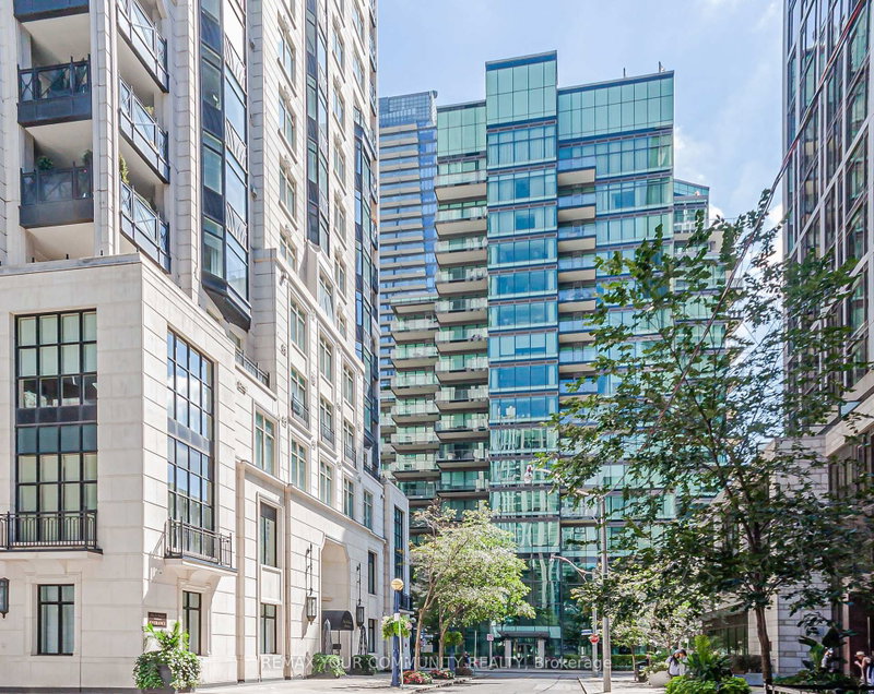 902 - 77 Charles Street W