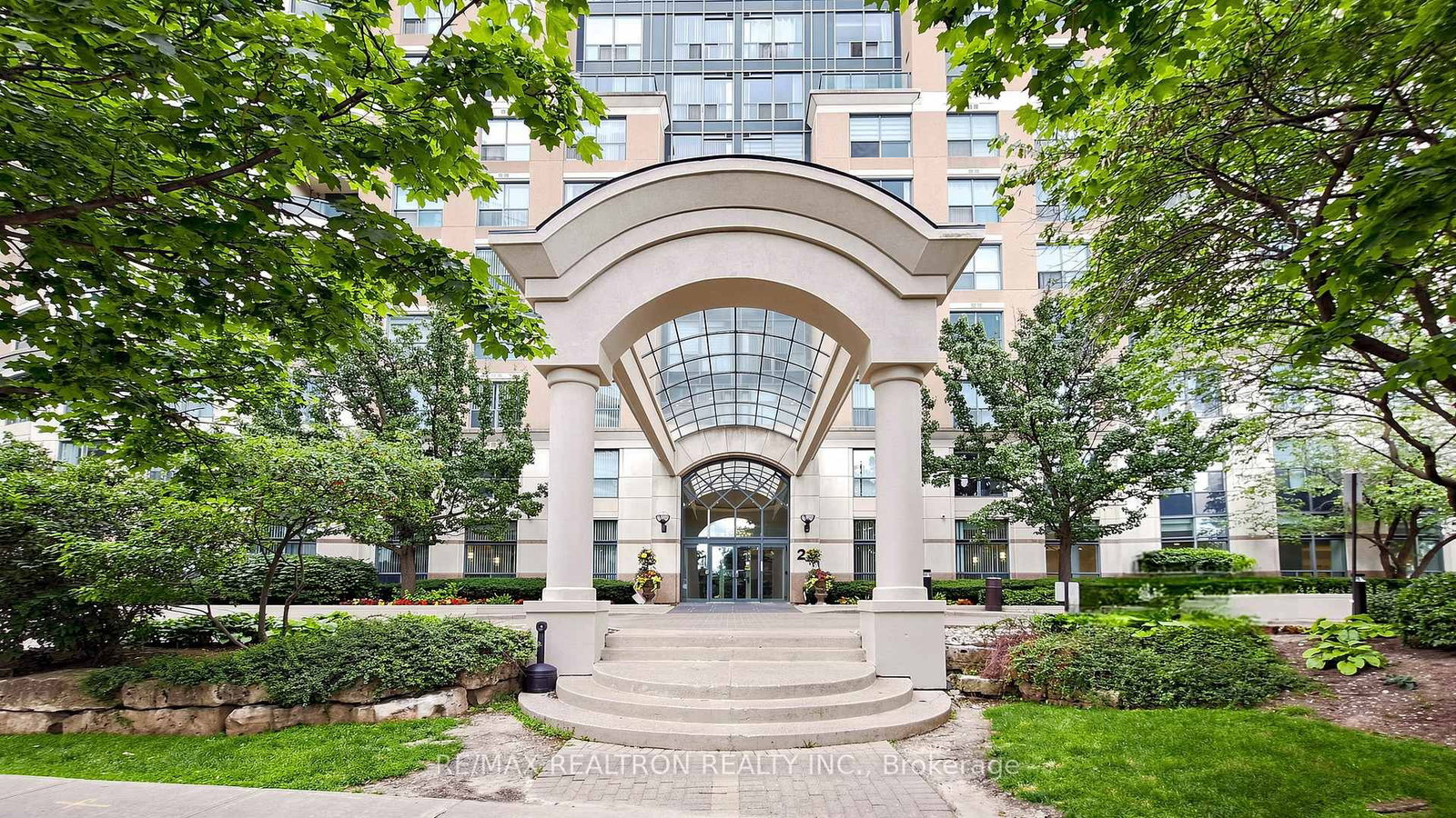 23 Lorraine Drive • #502 • Toronto, ON photo 4