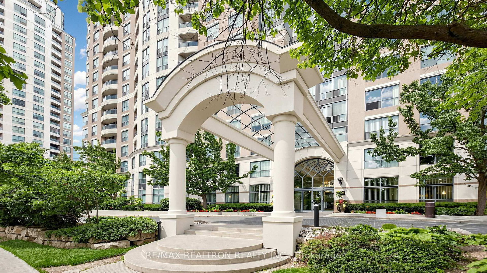 23 Lorraine Drive • #502 • Toronto, ON photo 5