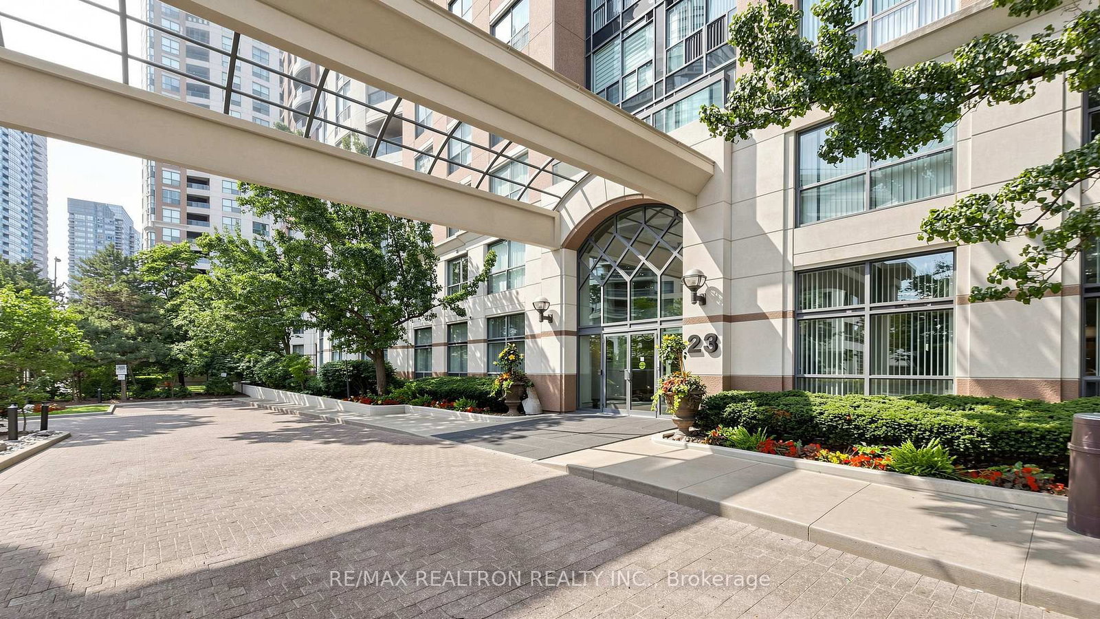 23 Lorraine Drive • #502 • Toronto, ON photo 6