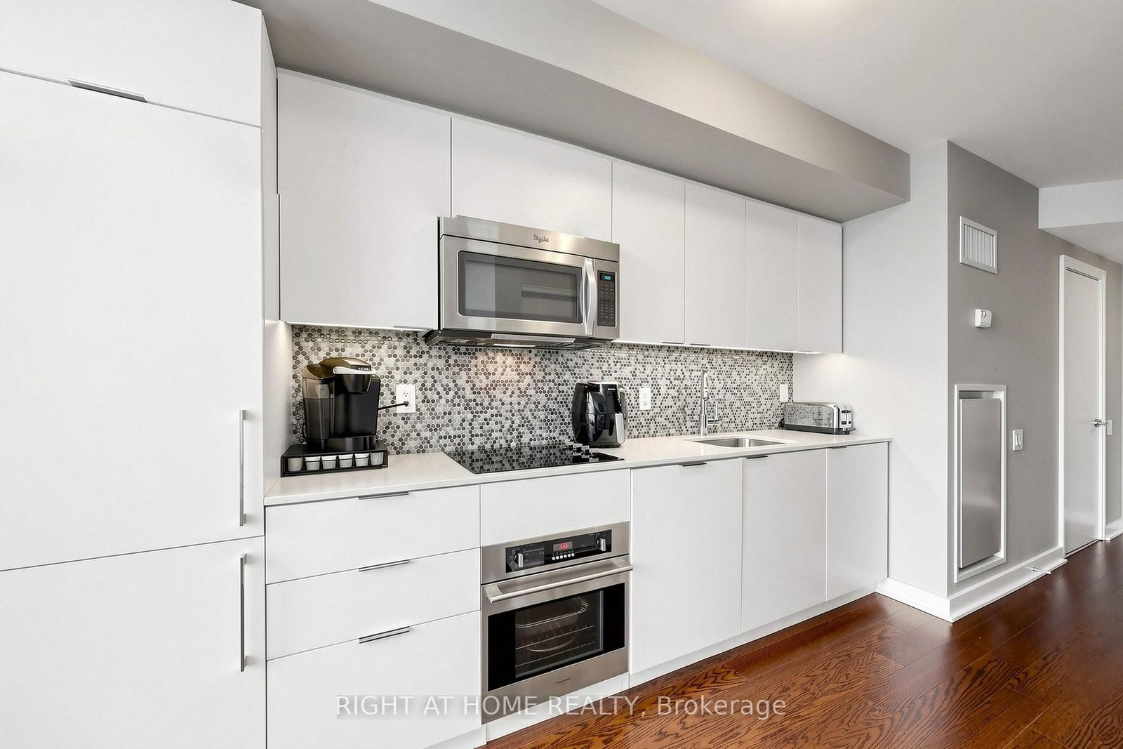 5 Hanna Avenue • #510 • Toronto, ON photo 13