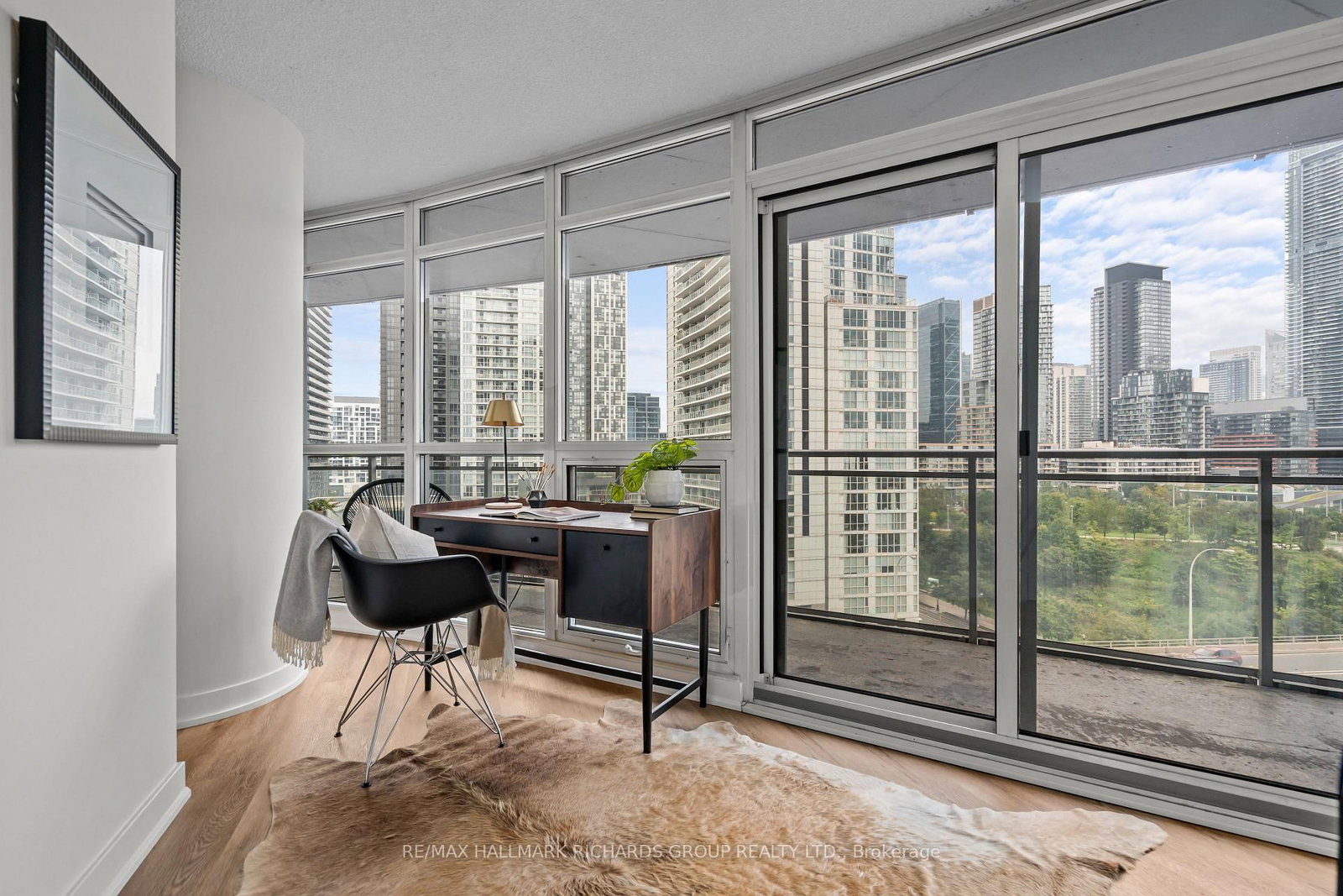 38 Dan Leckie Way • #1208 • Toronto, ON photo 12
