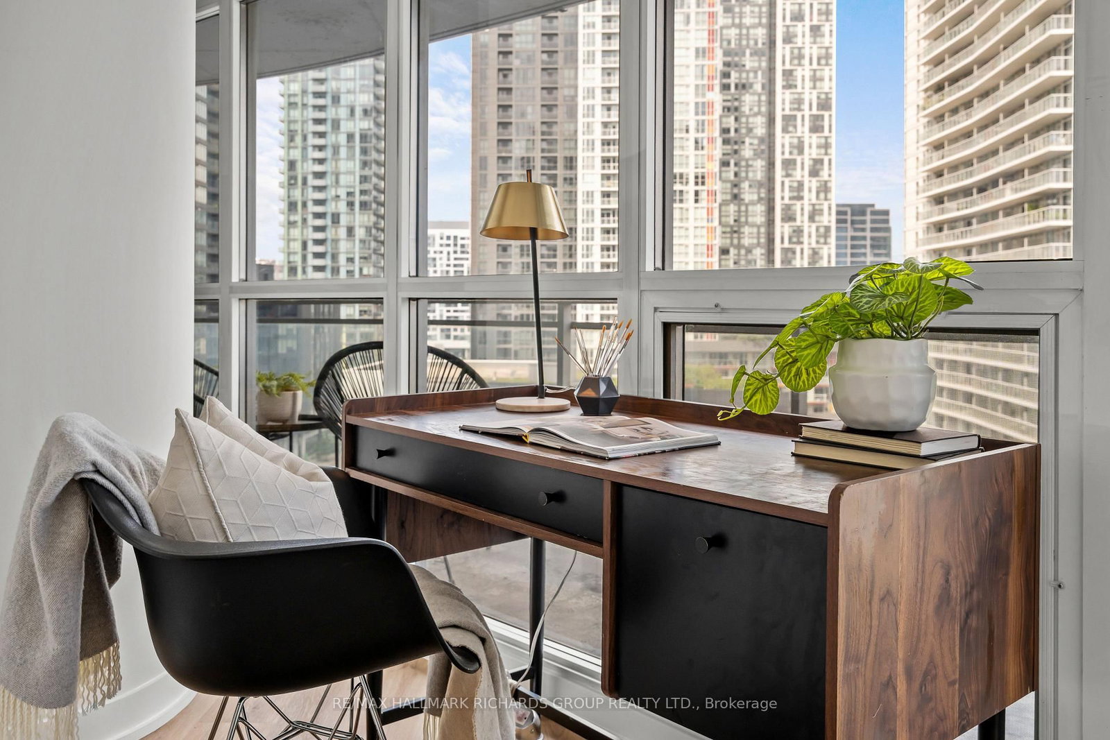 38 Dan Leckie Way • #1208 • Toronto, ON photo 14