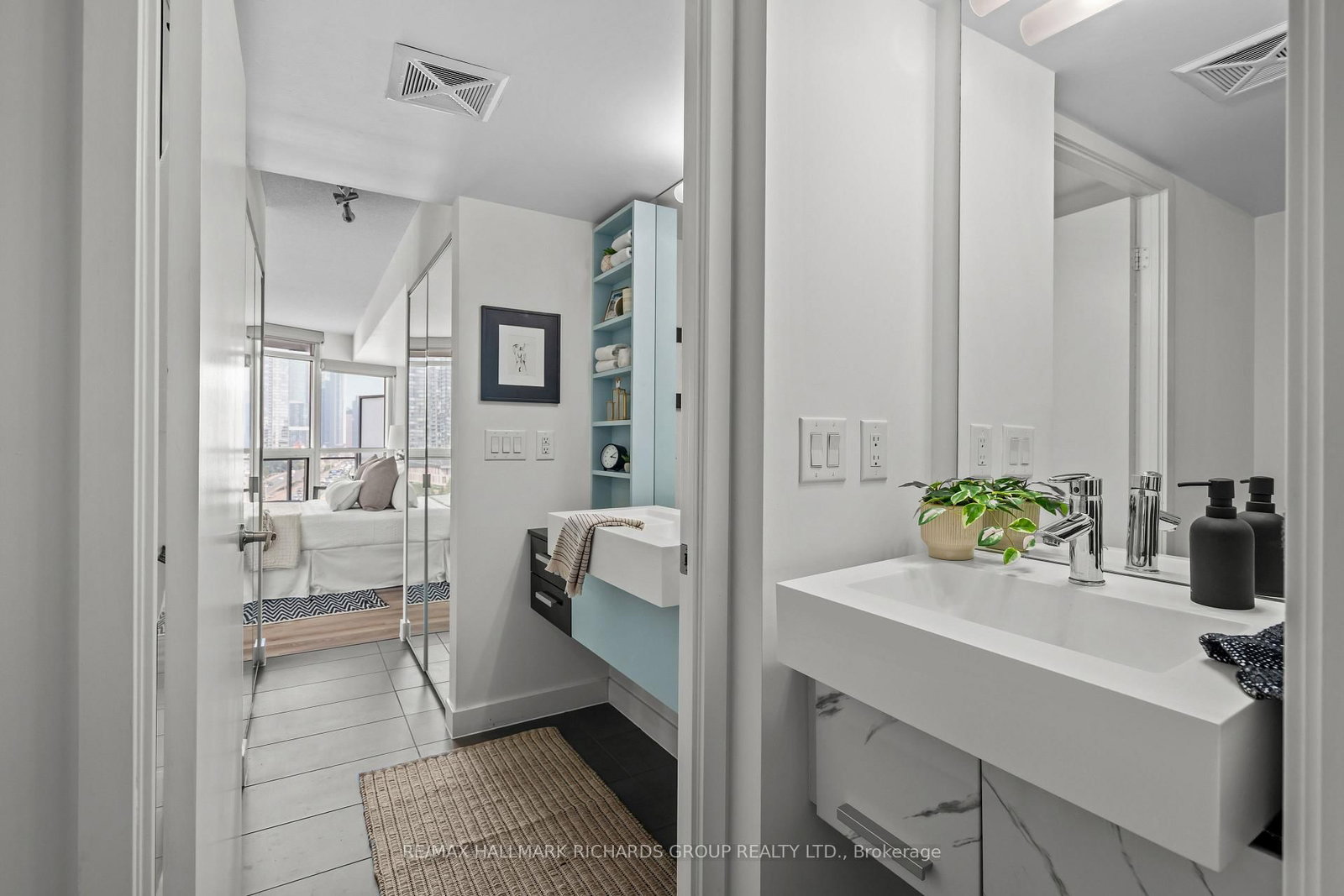 38 Dan Leckie Way • #1208 • Toronto, ON photo 17