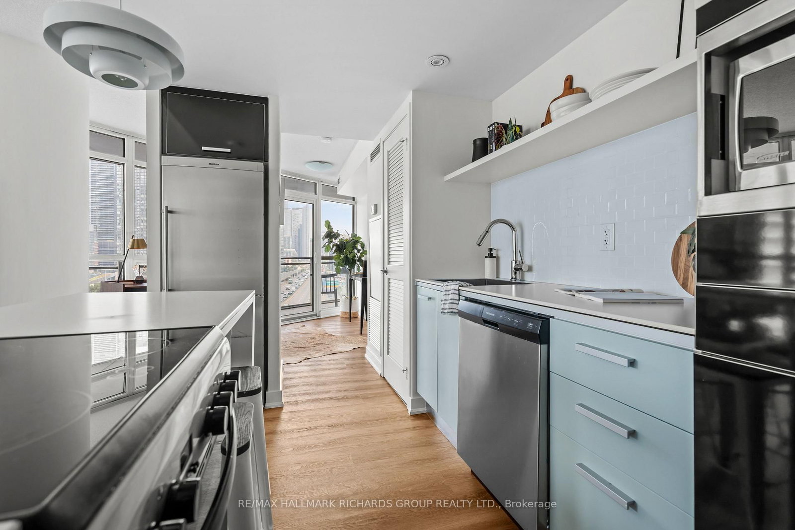 38 Dan Leckie Way • #1208 • Toronto, ON photo 9