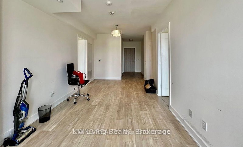 302 - 80 Vanauley Street