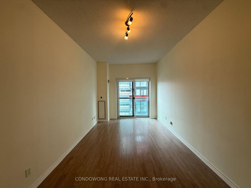 1118 - 168 Simcoe Street