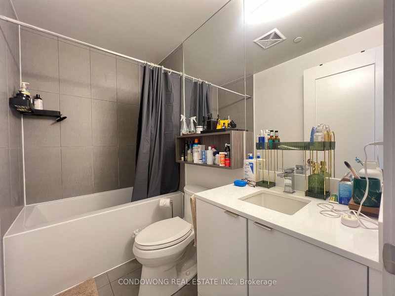 1121 - 121 Lower Sherbourne Street