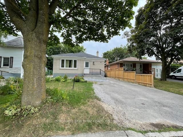 Main F - 69 Madawaska Avenue