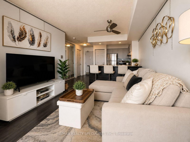 1120 - 801 King Street W