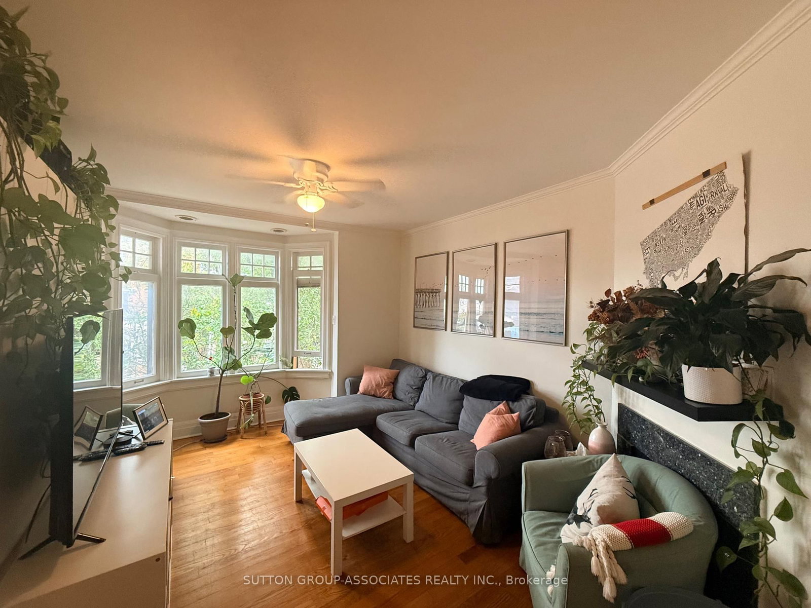 Upper - 184 Madison Avenue, Toronto 3