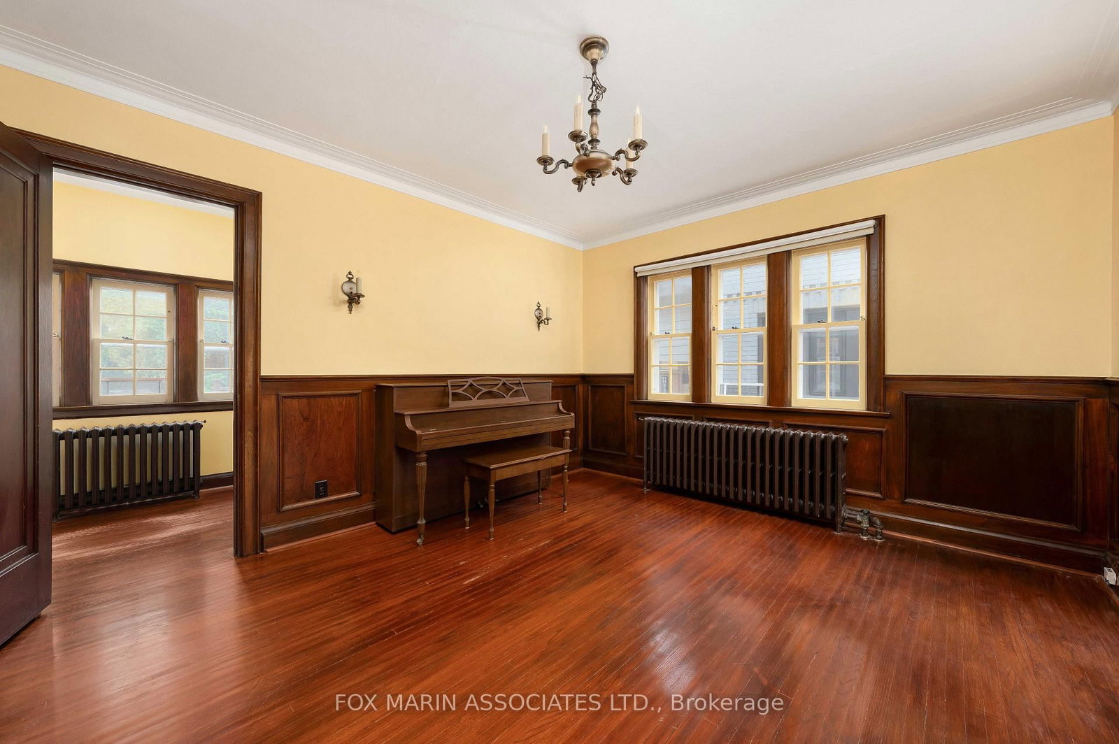26 Claxton Boulevard • Toronto, ON photo 10