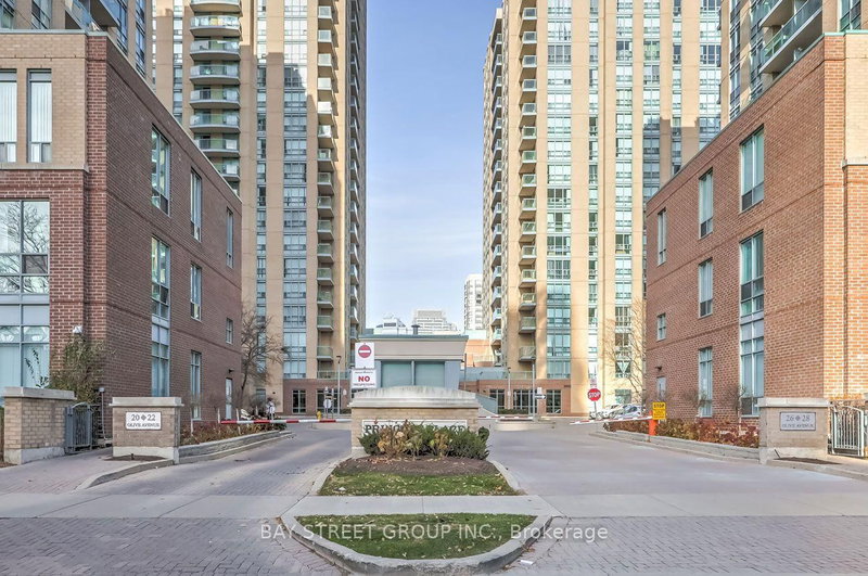 812 - 20 Olive Avenue