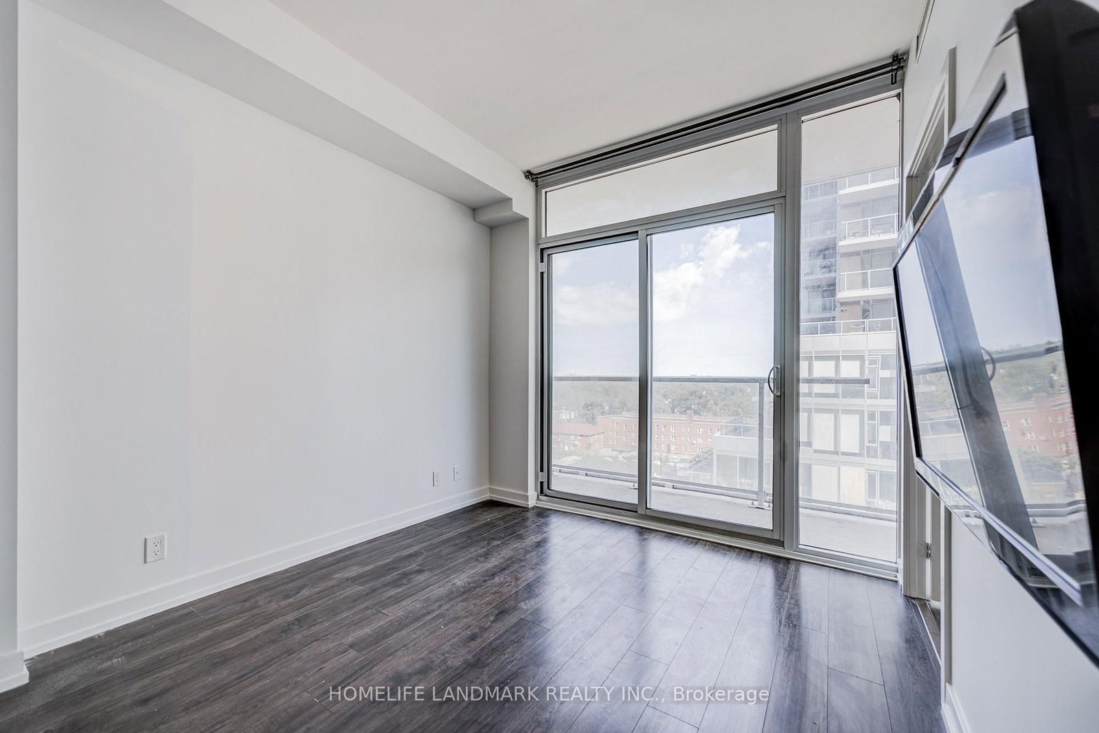 33 Helendale Avenue • #601 • Toronto, ON photo 17