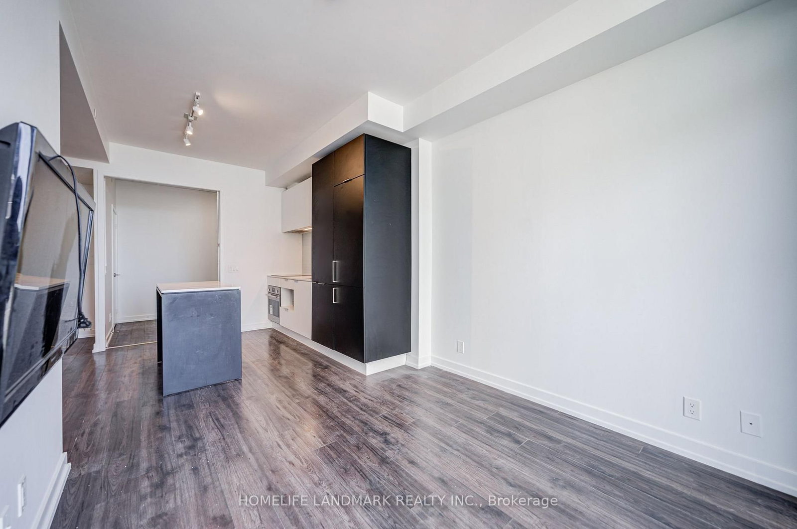 33 Helendale Avenue • #601 • Toronto, ON photo 18