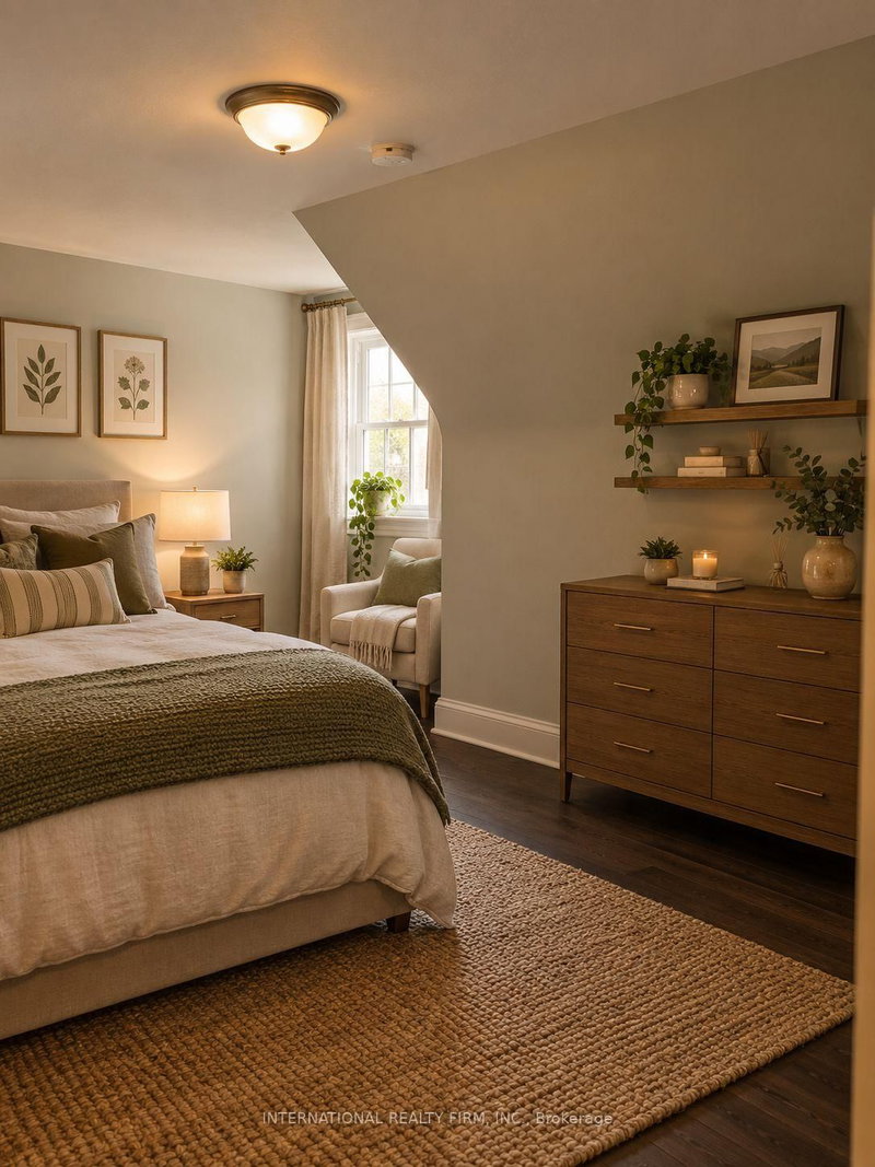 2 - 161 Montrose Avenue
