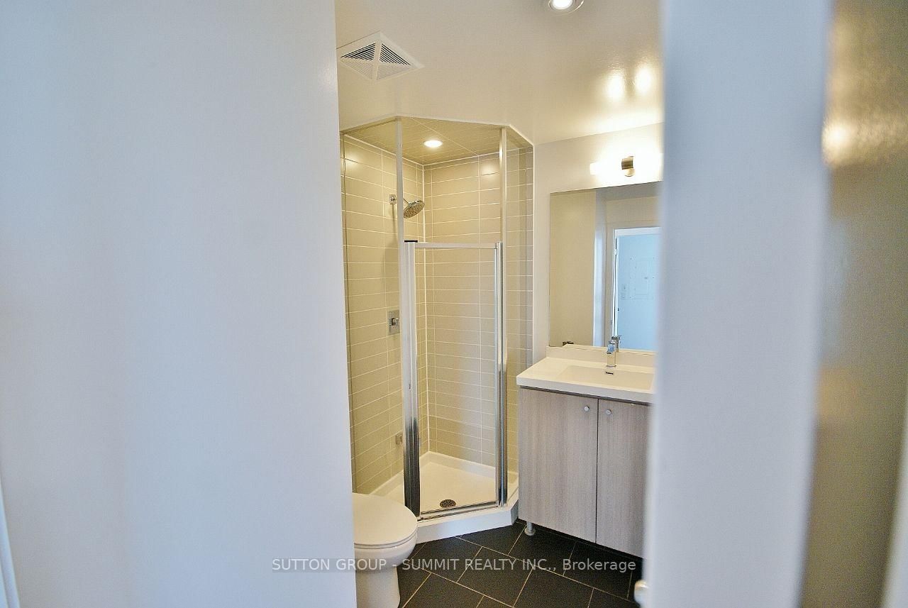 105 George Street • #1510 • Toronto, ON photo 10