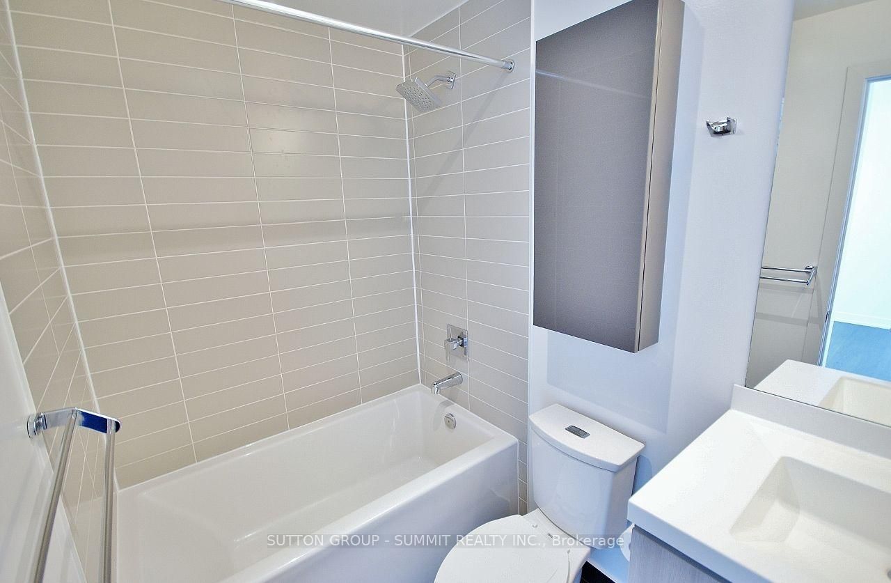 105 George Street • #1510 • Toronto, ON photo 16