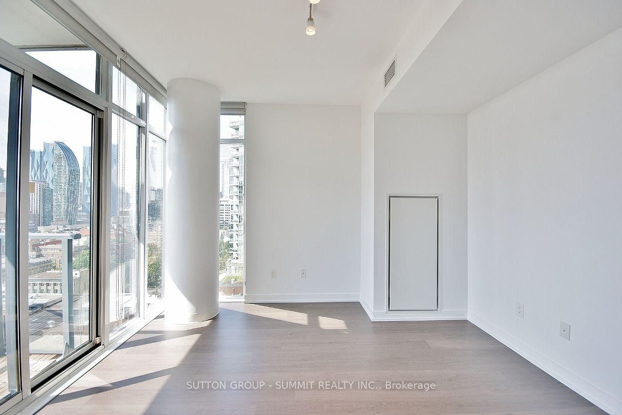 105 George Street • #1510 • Toronto, ON photo 25