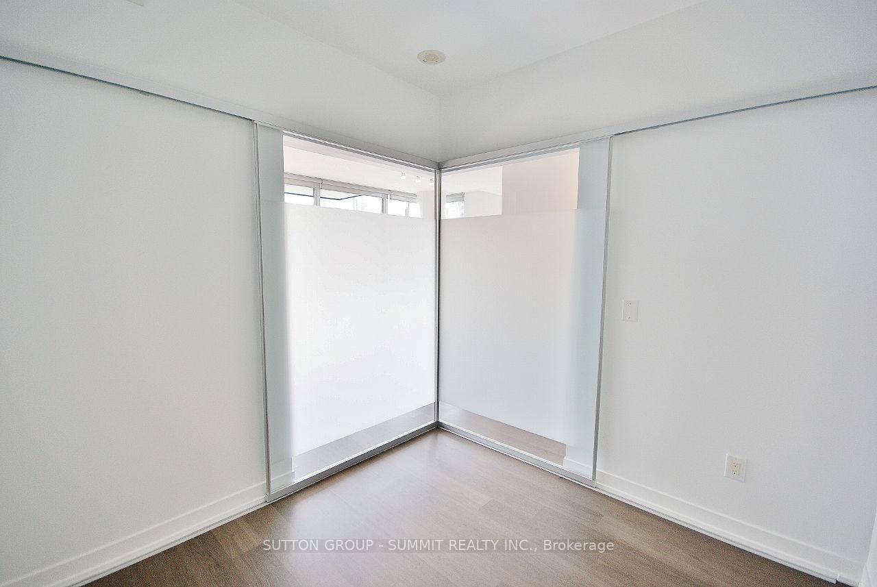 105 George Street • #1510 • Toronto, ON photo 27